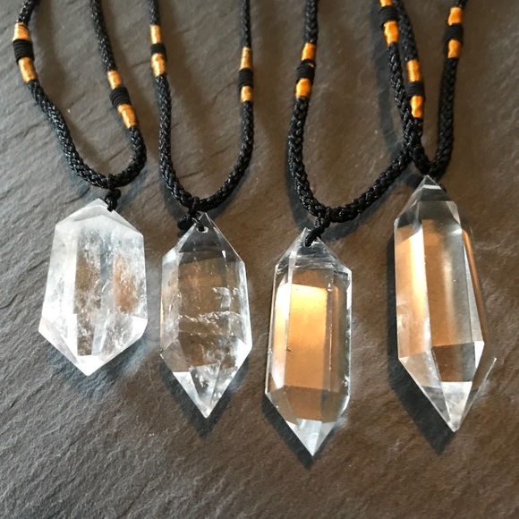 Other - ✨Charged✨ Double pointed natural Quartz adjustable necklace